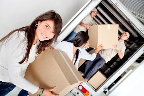 Local moving vehicle service for residential and business transport